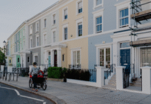 Seasonal Curb Appeal: Why Now Is the Perfect Time for Exterior Residential Painting